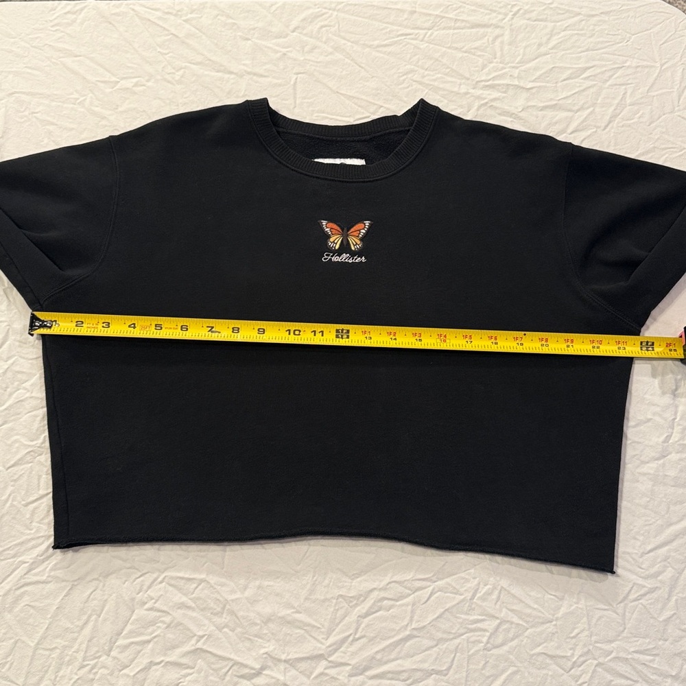 Hollister Women's Embroidered Butterfly Cropped Sweatshirt Size Medium EUC - Picture 8 of 9